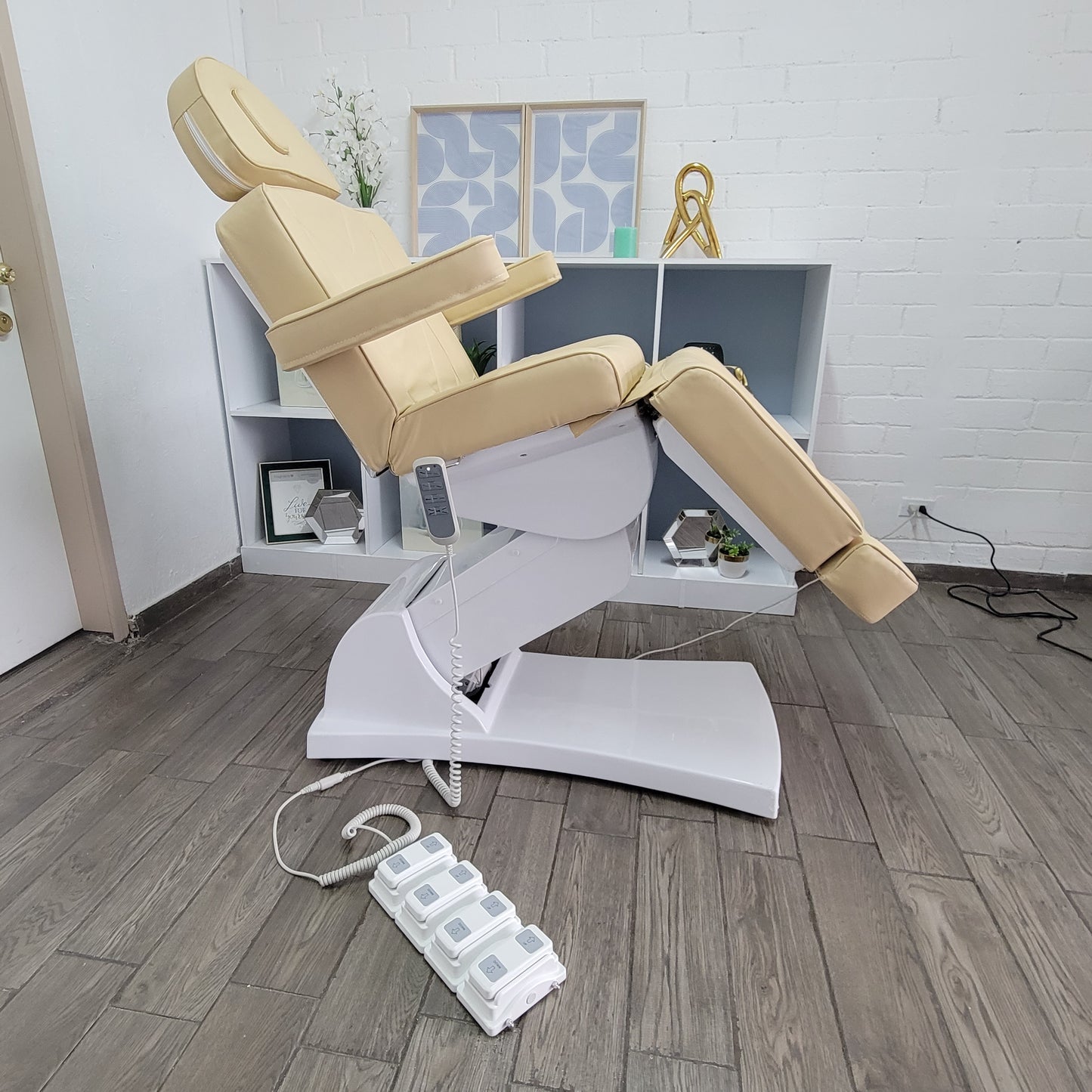 Camilla Eléctrica Modelo HERACLES XC-6175 BEIGE
